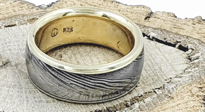 Damaszener Stahl Ring kombiniert mit Silber 14k teilvergoldet personalisierbar