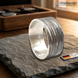 "Handgefertigter Silberring aus 925 Silber | Hammerschlagstruktur"<br>wurde zur Wunschliste hinzugefügt