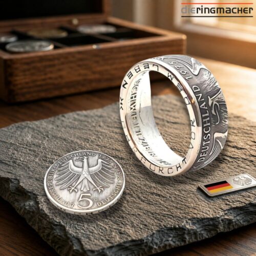 Münzring Albert Schweitzer 1975 | Ring aus 5 DM Gedenkmünze