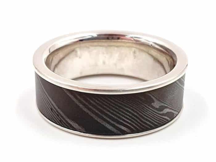 Damaszenerstahl Ring kombiniert mit massivem Silber personalisierbar