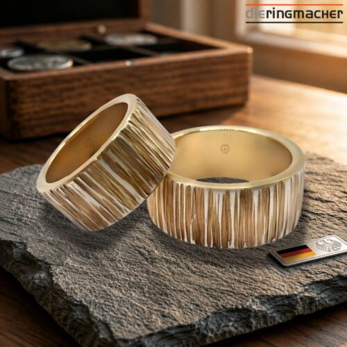 Diese außergewöhnlichen Partnerringe und Eheringe in Baumrindenoptik vereinen die Schönheit der Natur mit traditioneller Handwerkskunst.