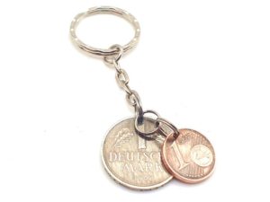 "Schlüsselanhänger aus 1 DM mit 1 Cent Münze"<br>wurde zur Wunschliste hinzugefügt